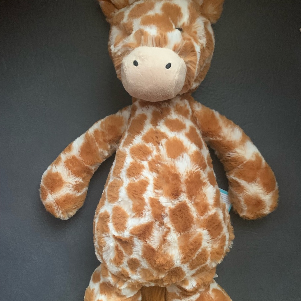 Jellycat giraffe
